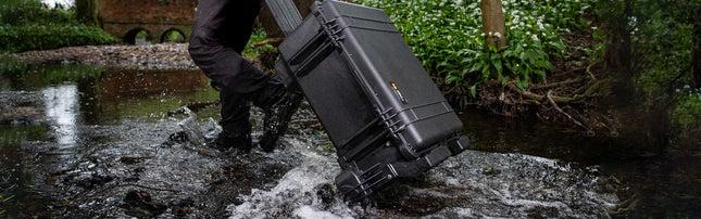 Peli 1610M Case with Mobility Kit
